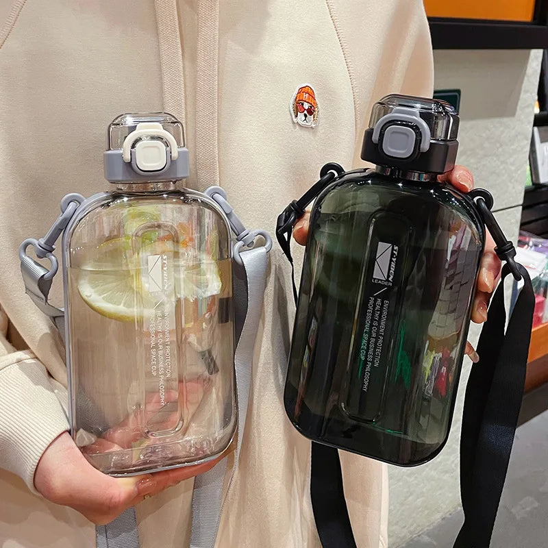 Flache quadratische transparente Wasserflasche- GOODSPLACE
